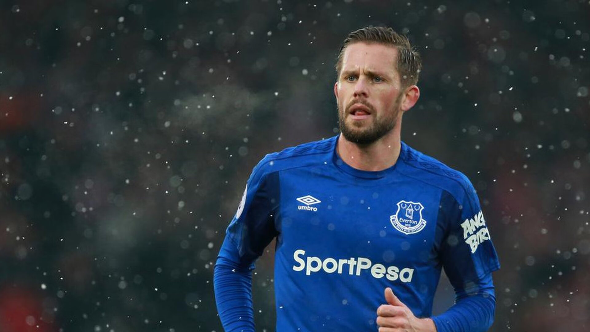 欧文独扛大旗，爵士力克掘金展露冠军相